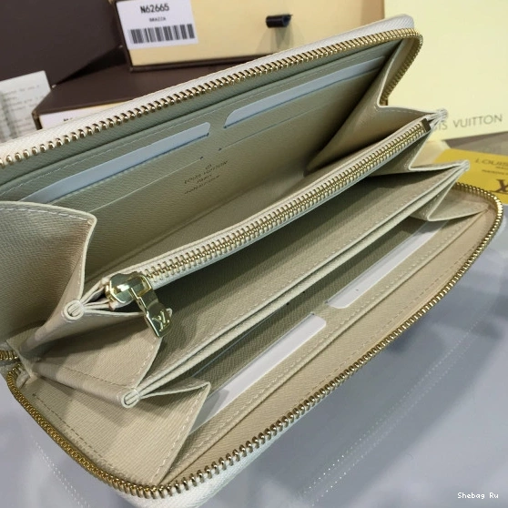LOUIS ZIPPY VUITTON 0804